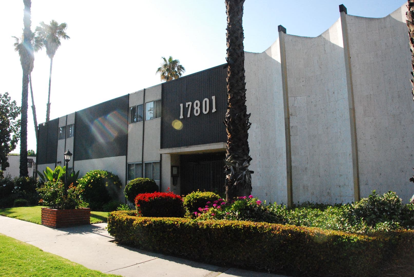 Reseda CA Apartment: 17801 Sherman Way