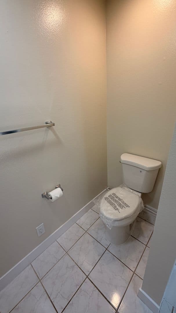 Sunland Apartment: 8608 Foothill Blvd