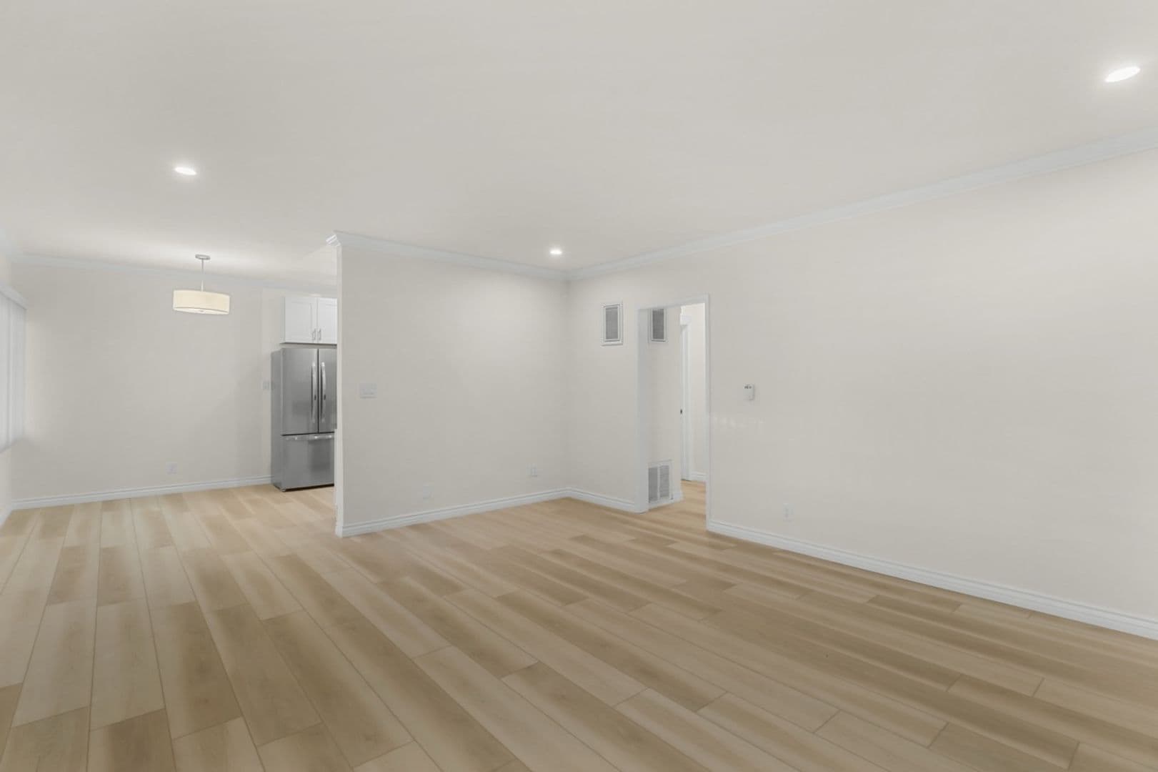 Los Angeles Apartment: 11711 Goshen Ave.
