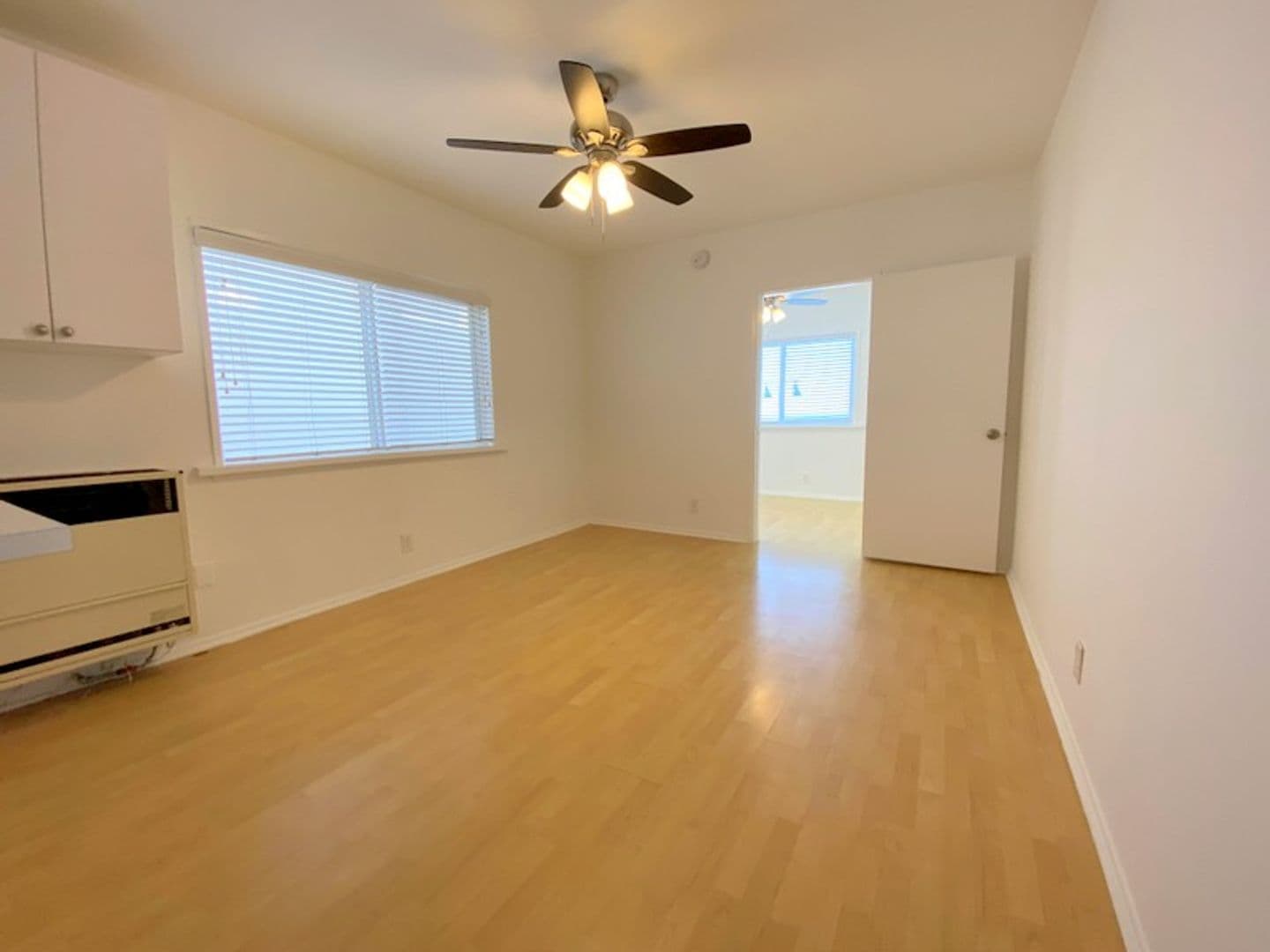 Venice CA Apartment: 615 Ocean Front Walk