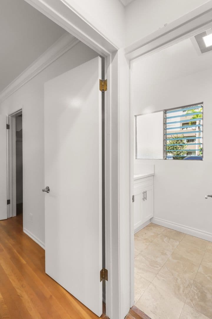 Los Angeles Apartment: 1451 Armacost Ave