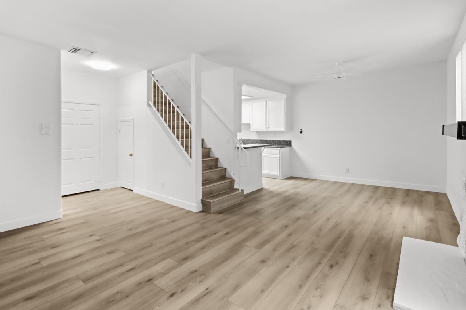 Los Angeles Apartment: 7040 Flight Ave.