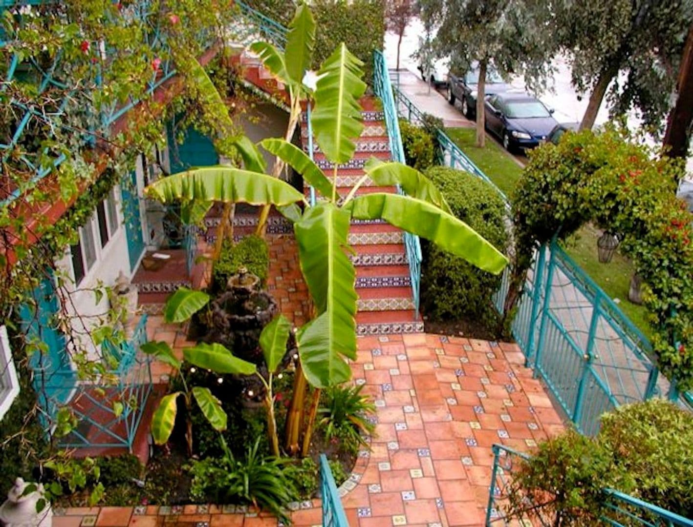 Los Angeles Apartment: 901 N Formosa Ave