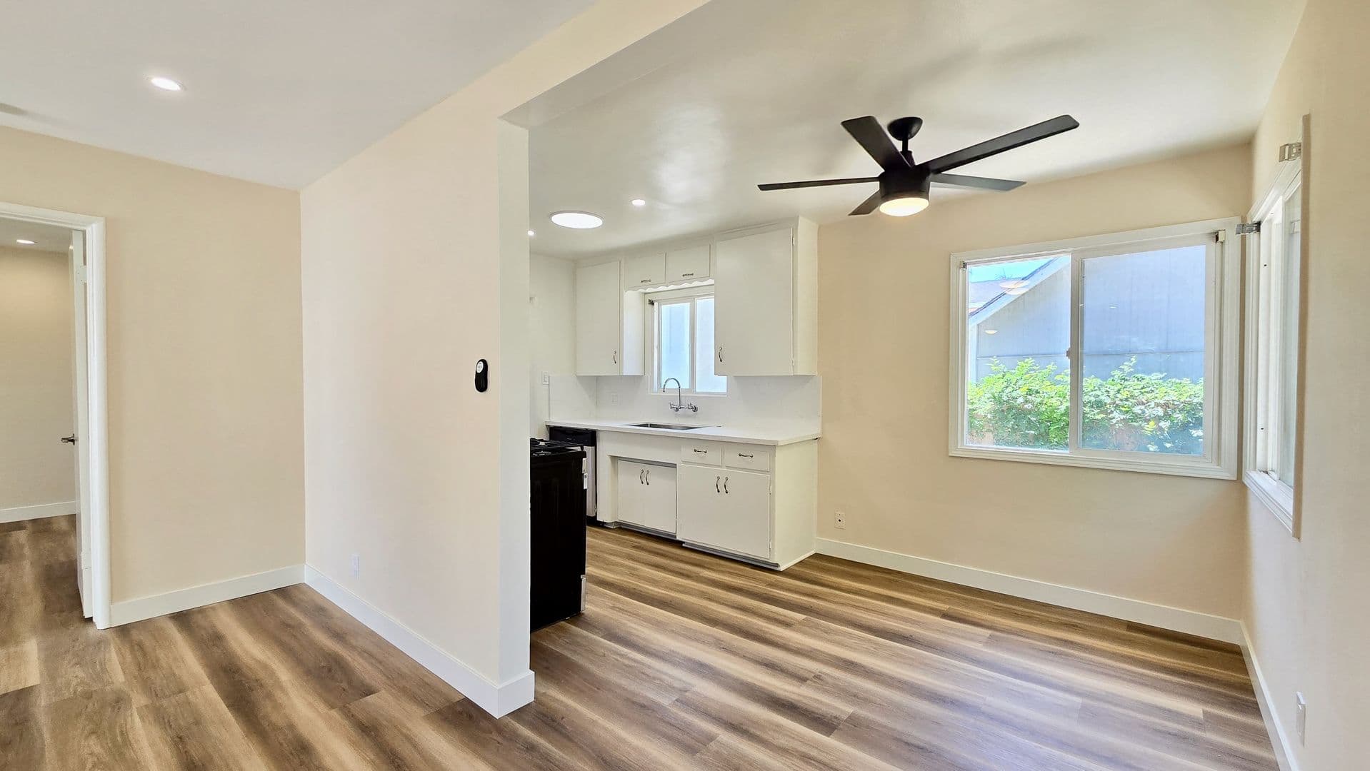 San Pedro Apartment: 3241-45 S. Pacific Avenue