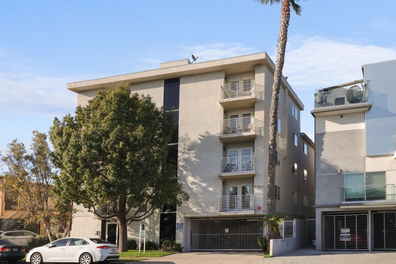 Los Angeles Apartment: 4262 Lindblade Dr