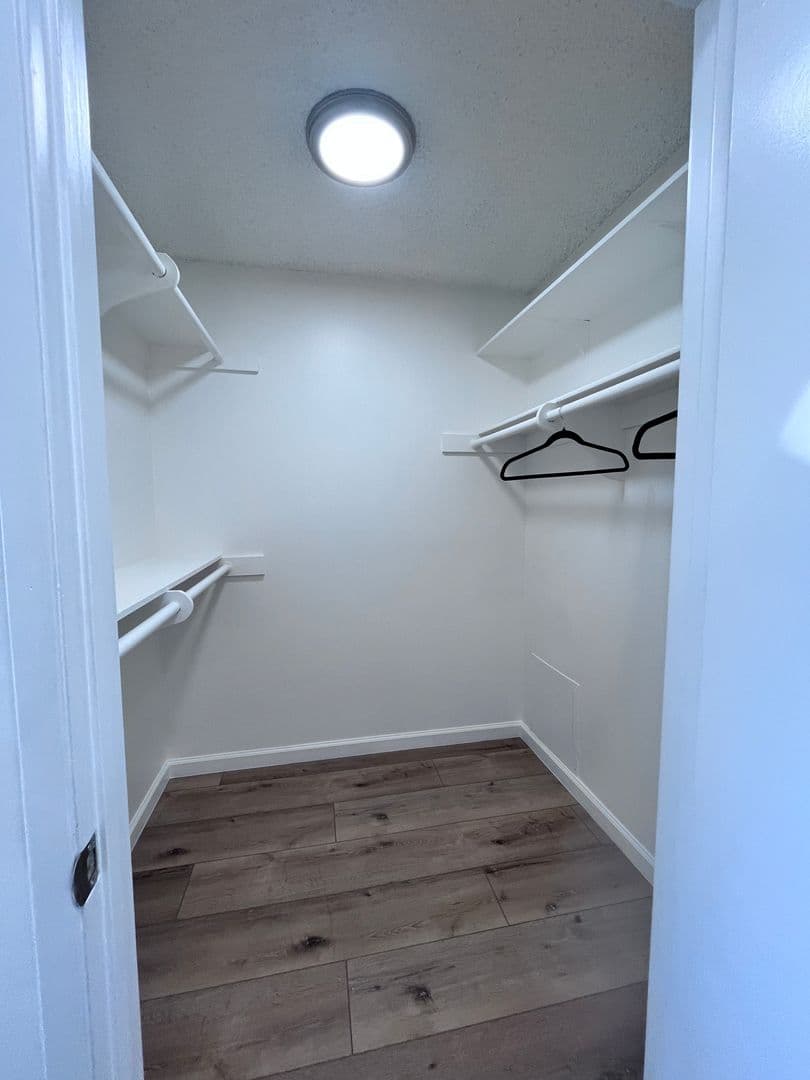 Sunland Apartment: 8608 Foothill Blvd