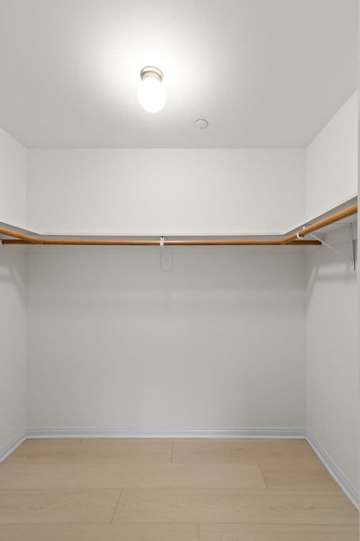 Los Angeles Apartment: 4262 Lindblade Dr
