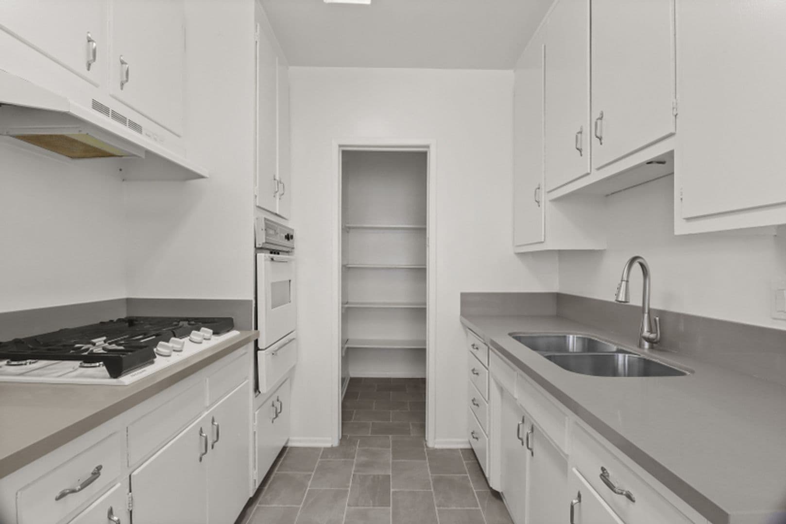 Santa Monica Apartment: 1143 -10th St