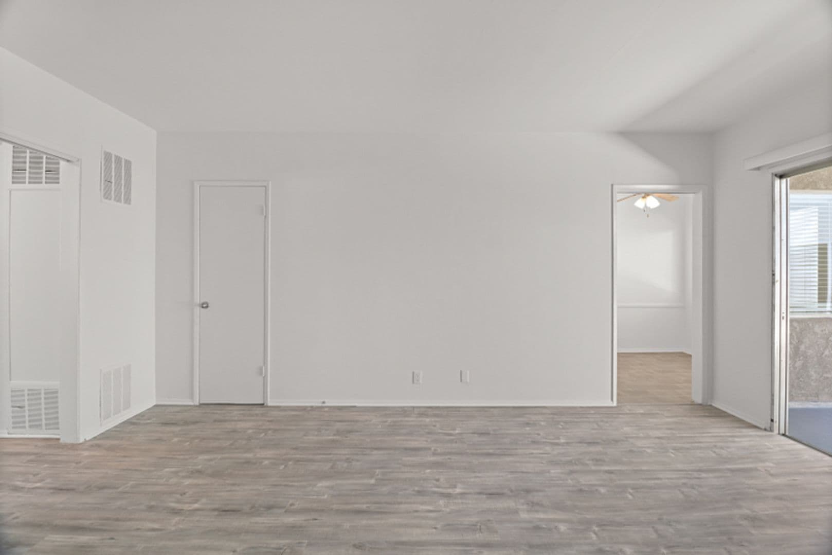 Santa Monica Apartment: 1143 -10th St