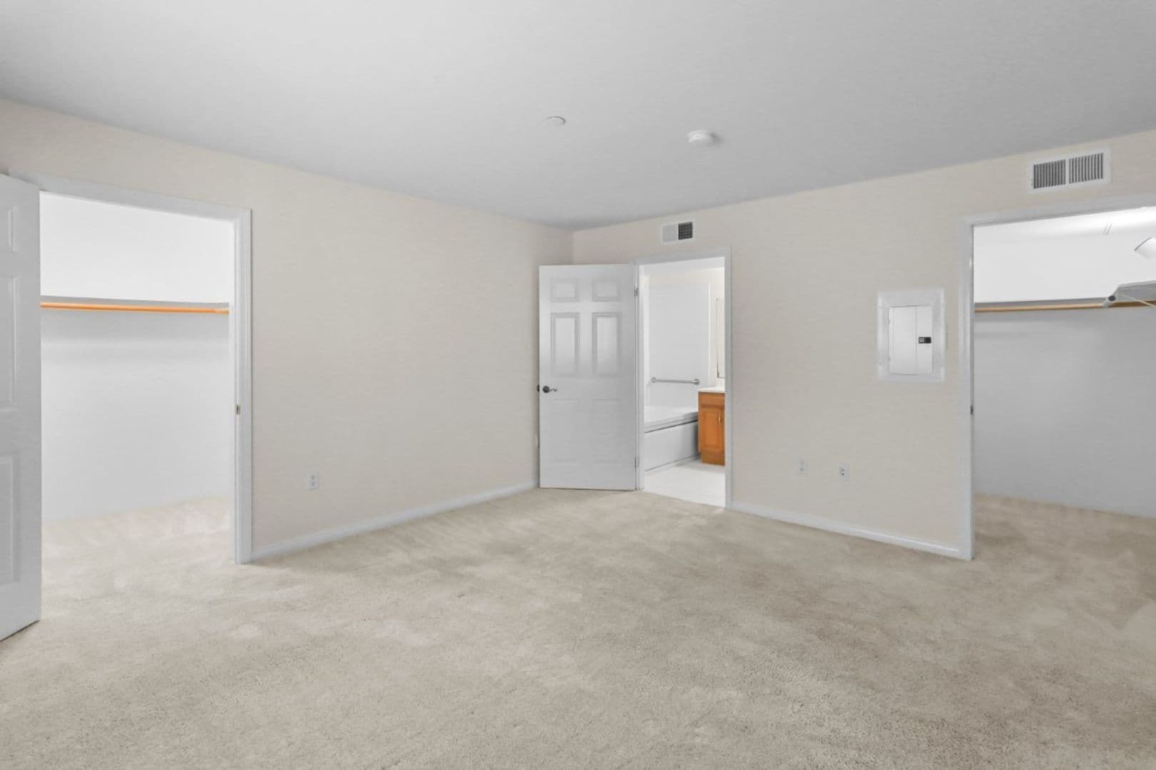Los Angeles Apartment: 4262 Lindblade Dr