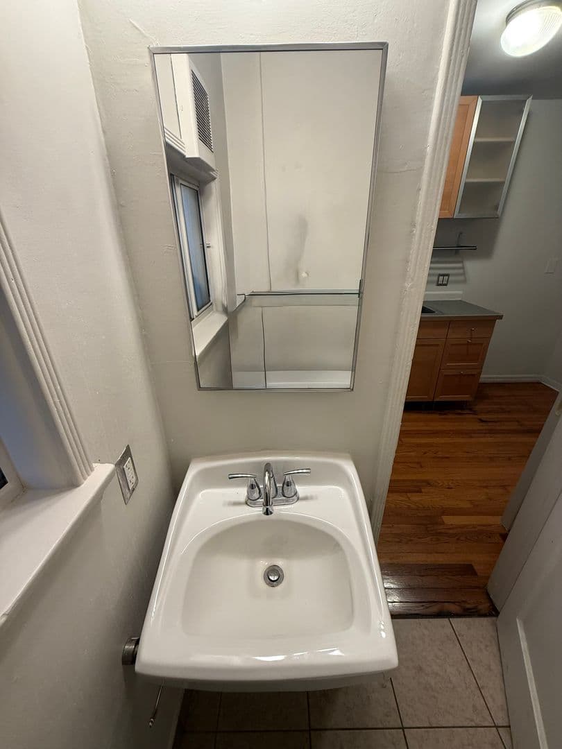 Los Angeles Apartment: 901 N Formosa Ave