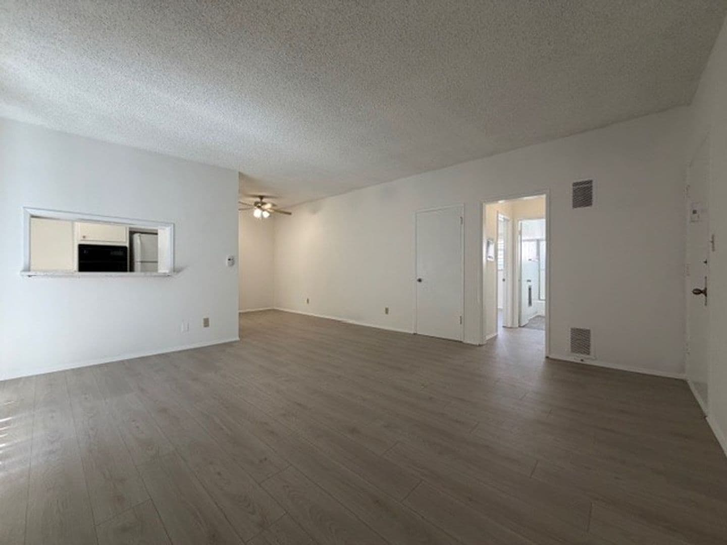 Los Angeles Apartment: 11940 Dorothy St