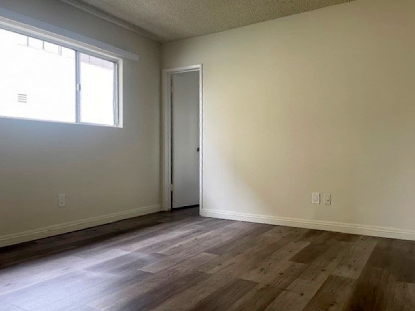 Los Angeles Apartment: 1524 Bundy Dr.