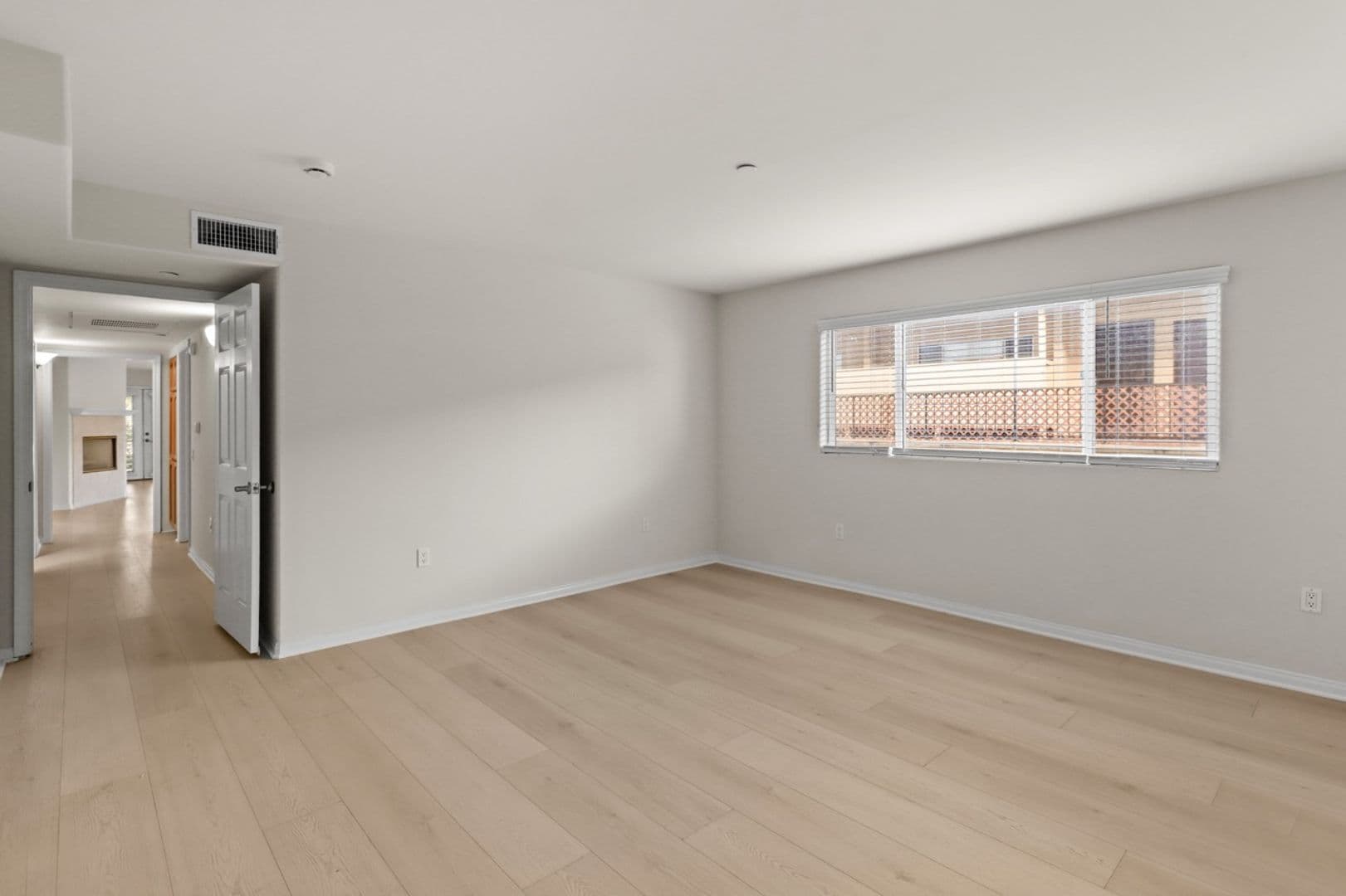 Los Angeles Apartment: 4262 Lindblade Dr