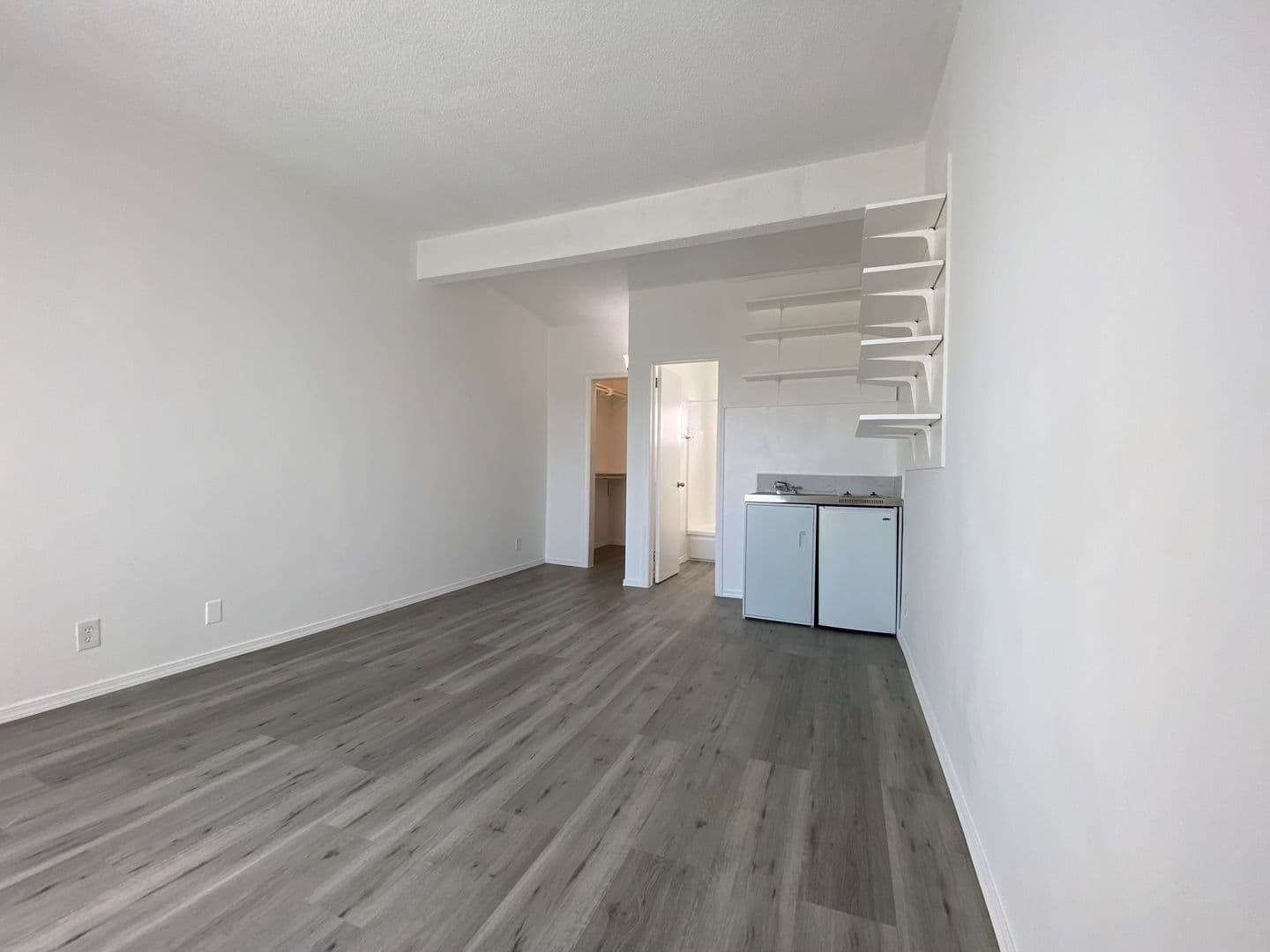 Venice CA Apartment: 241 4th Ave