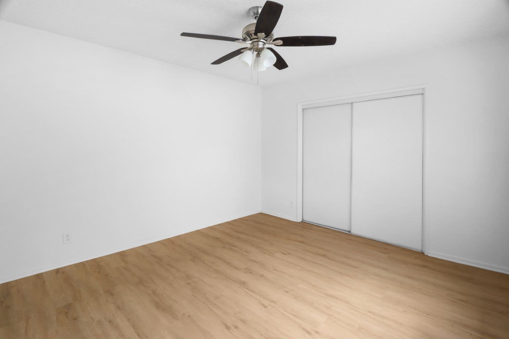 Los Angeles Apartment: 3709 Midvale Ave