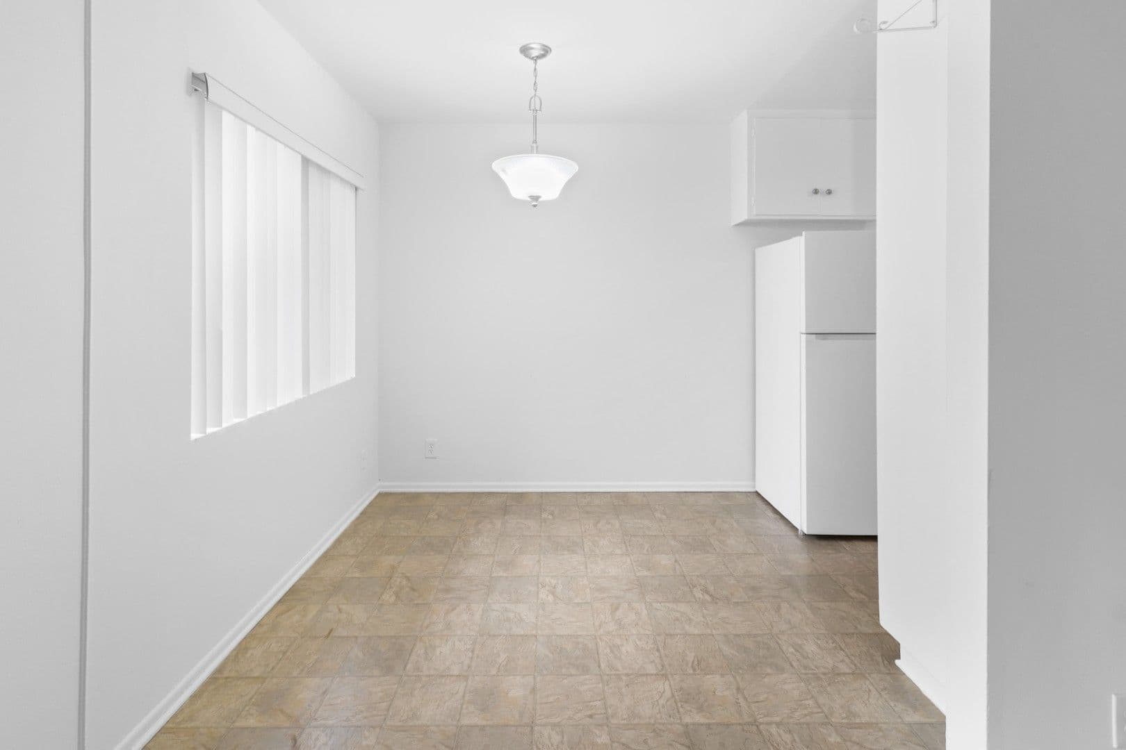 Los Angeles Apartment: 3709 Midvale Ave