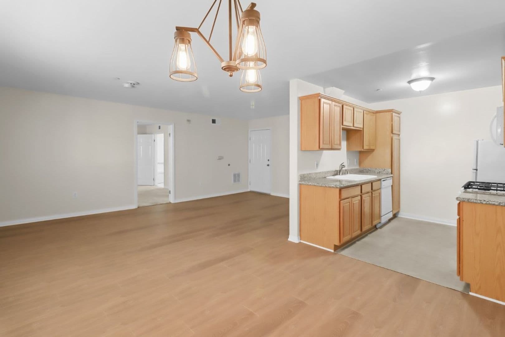 Los Angeles Apartment: 4262 Lindblade Dr