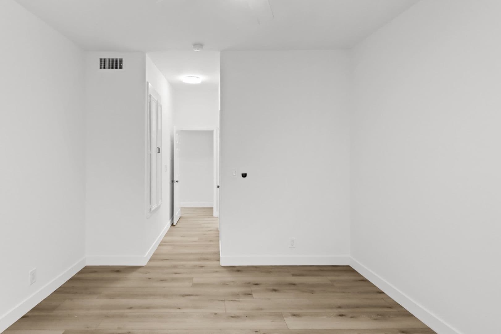 Los Angeles Apartment: 7040 Flight Ave.