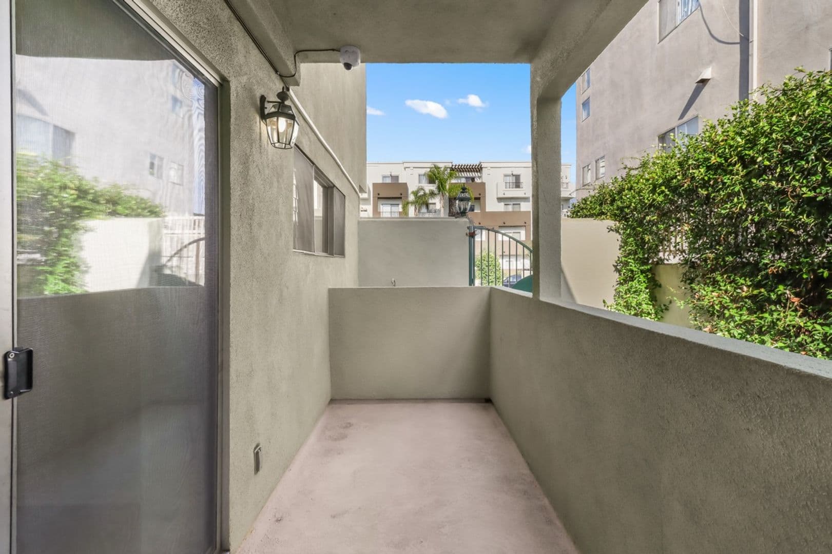 Los Angeles Apartment: 1451 Armacost Ave