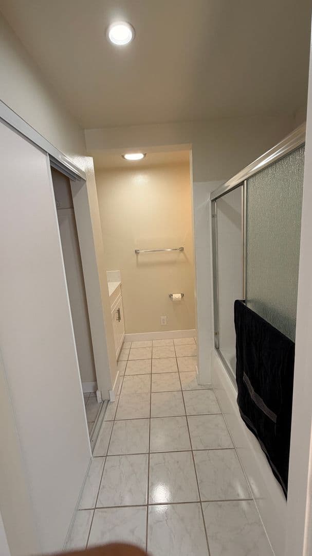 Sunland Apartment: 8608 Foothill Blvd