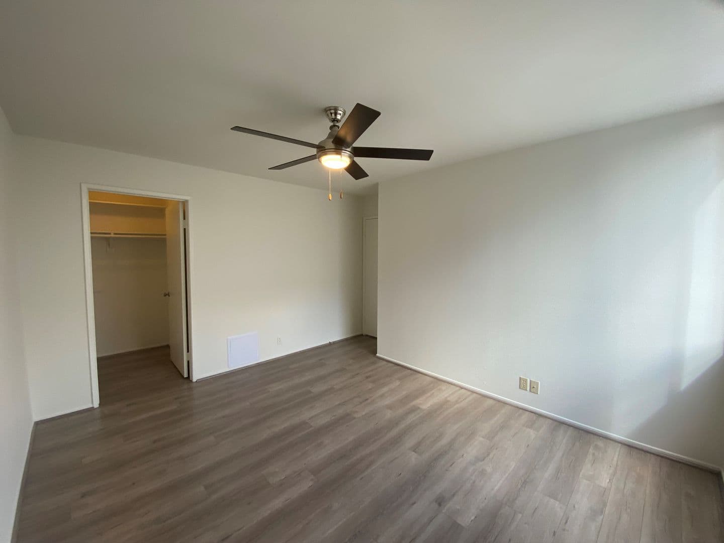 Los Angeles Apartment: 3642 Hughes Ave