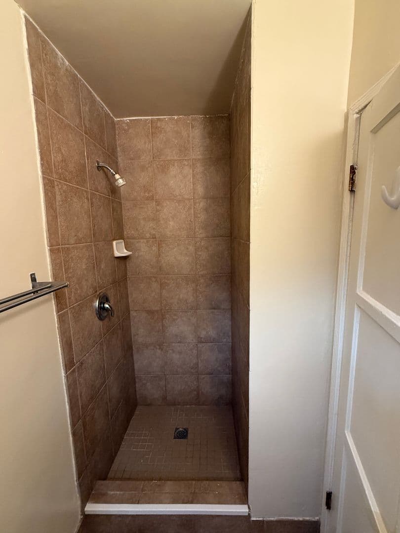Los Angeles Apartment: 901 N Formosa Ave
