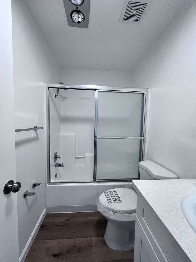 Sunland Apartment: 8608 Foothill Blvd
