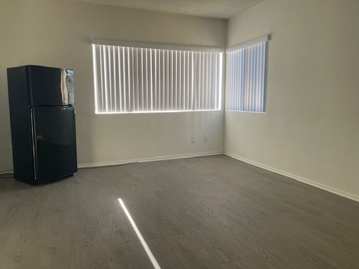 Los Angeles Apartment: 1524 Bundy Dr.