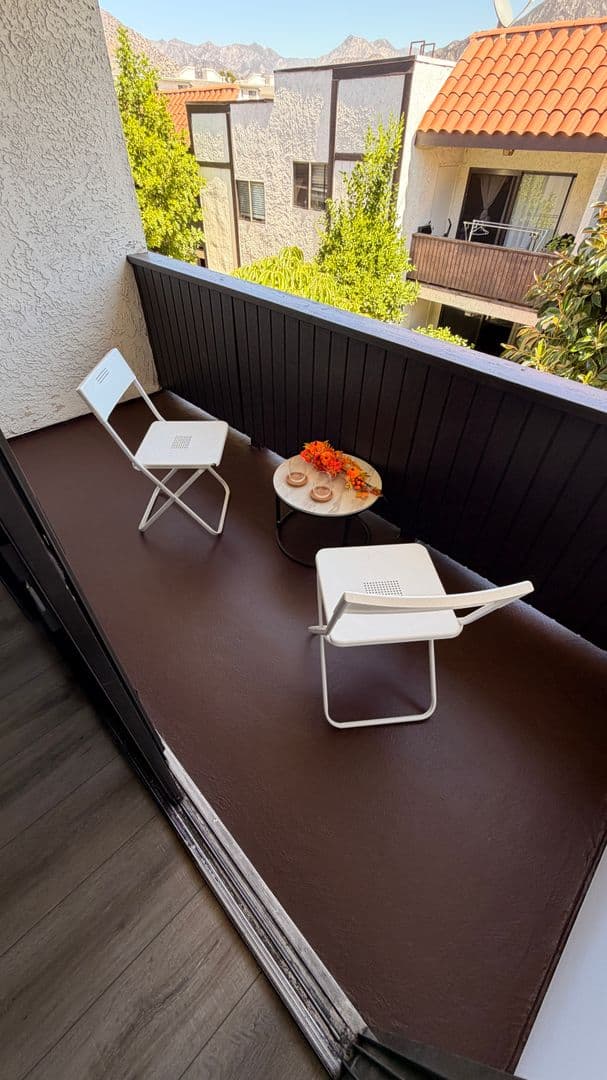 Sunland Apartment: 8608 Foothill Blvd