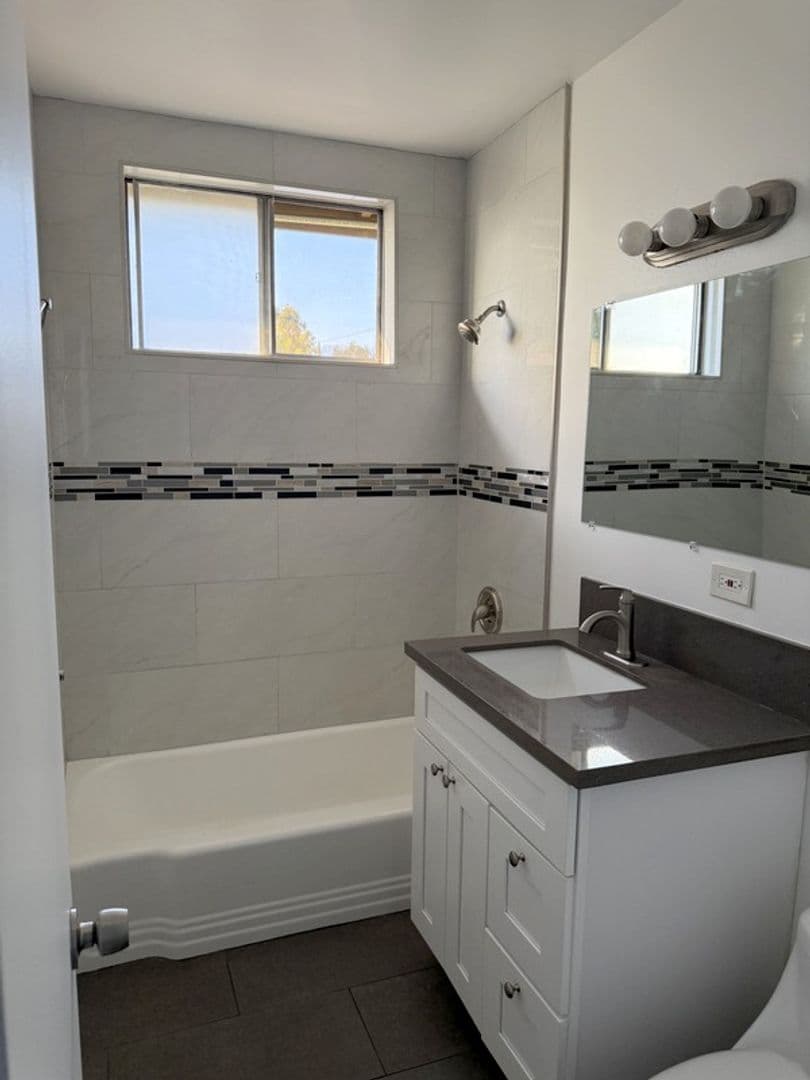 Tujunga CA Apartment: 10431 Kailua Lane