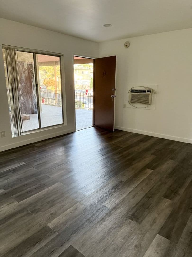 Tujunga CA Apartment: 10431 Kailua Lane
