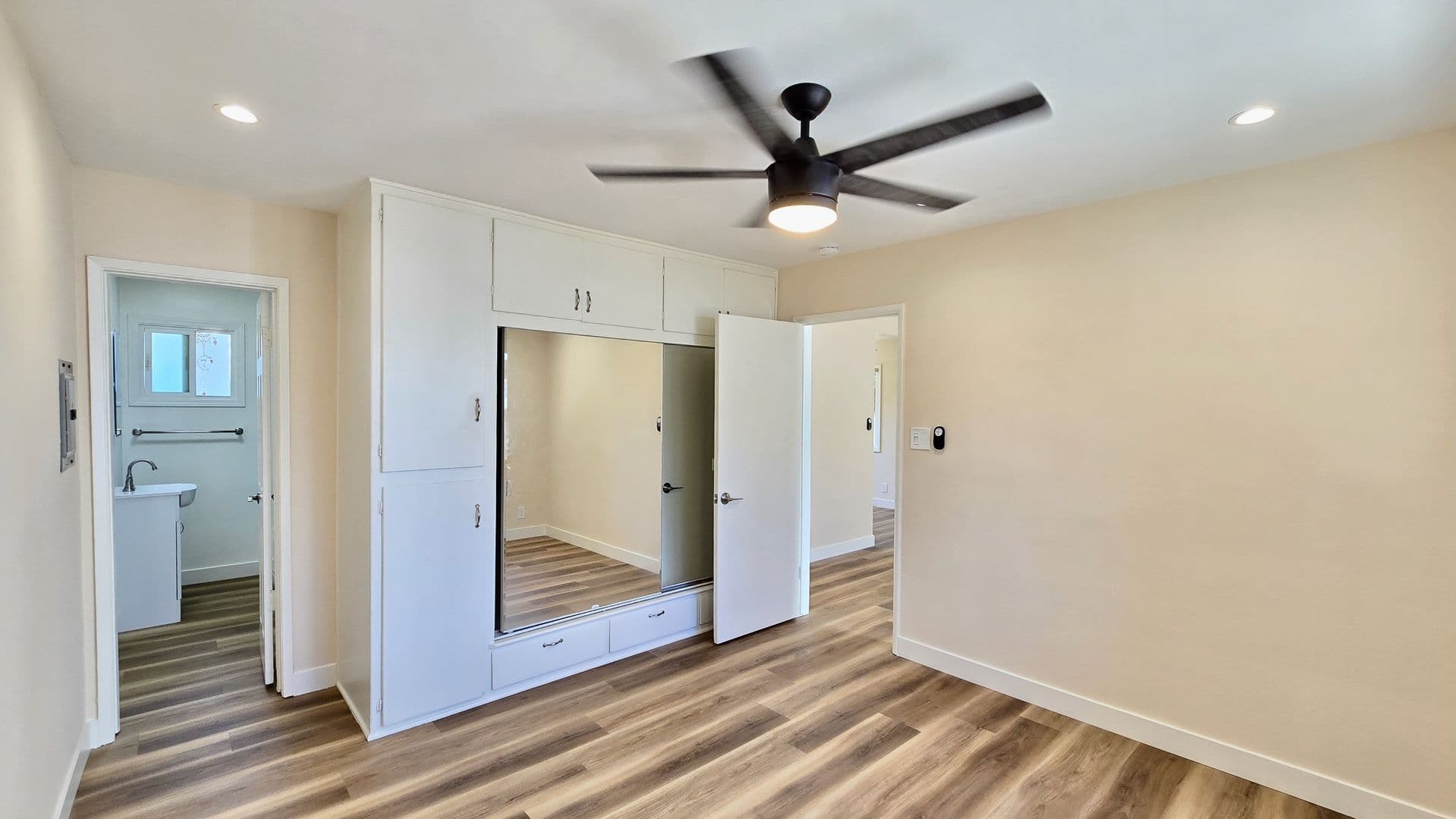 San Pedro Apartment: 3241-45 S. Pacific Avenue