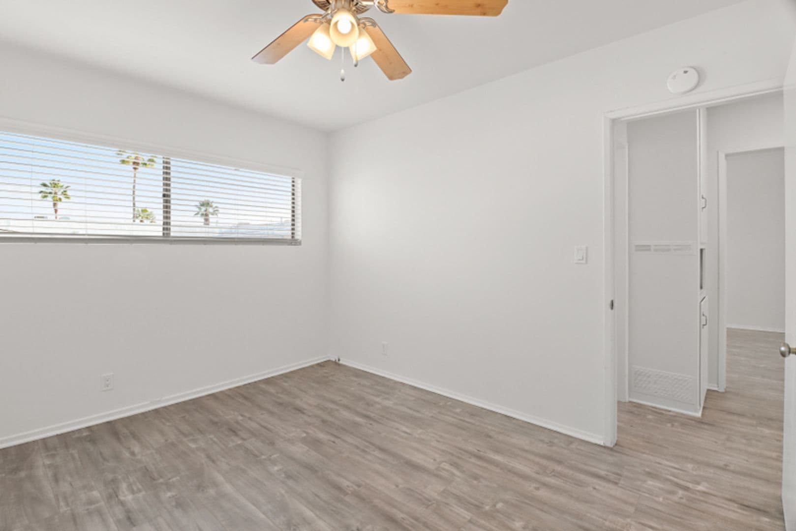 Santa Monica Apartment: 1143 -10th St
