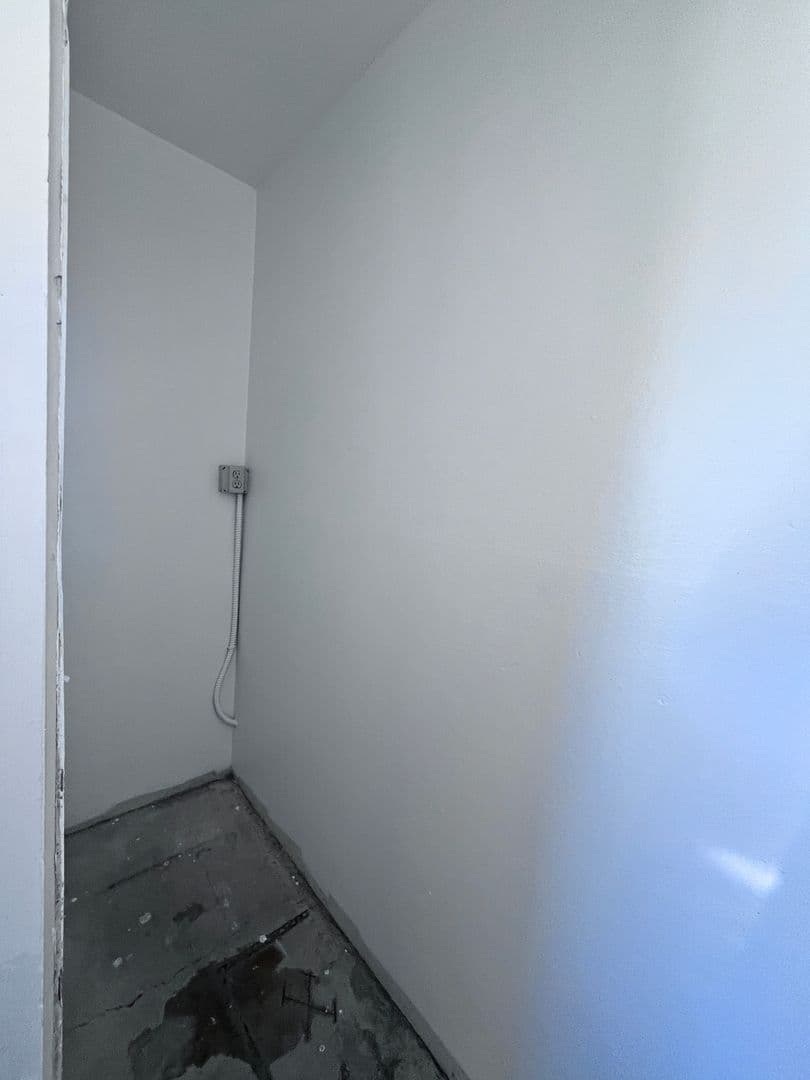 Sunland Apartment: 8608 Foothill Blvd