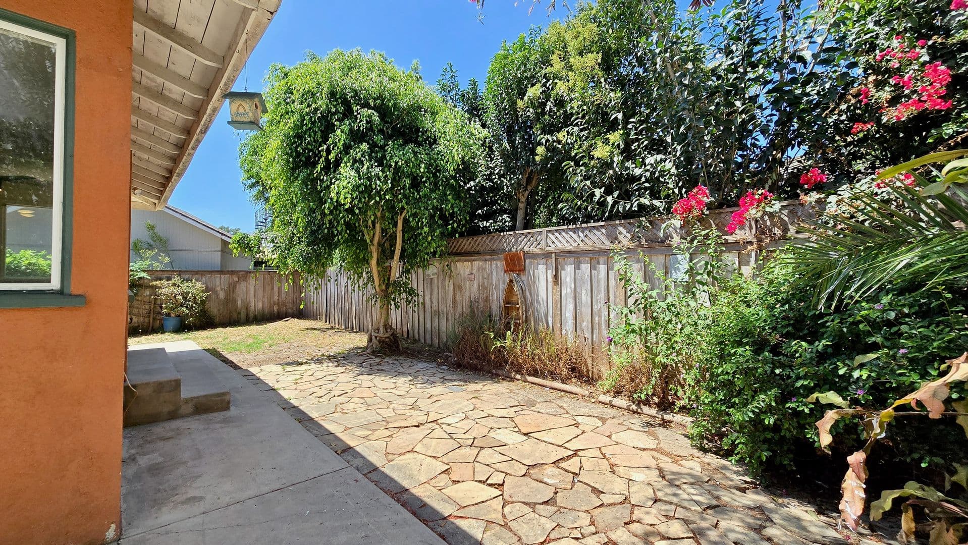 San Pedro Apartment: 3241-45 S. Pacific Avenue