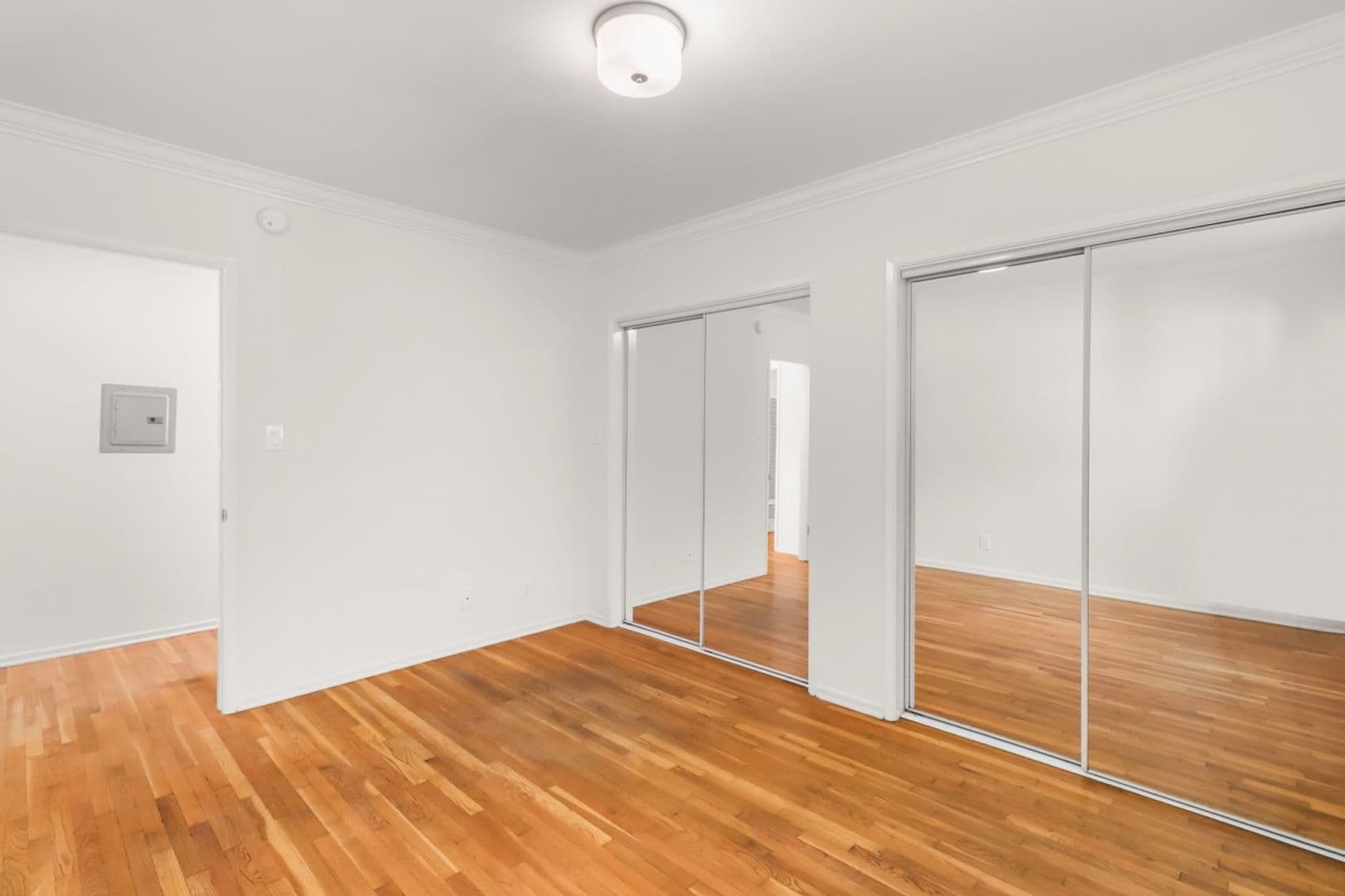 Los Angeles Apartment: 1451 Armacost Ave