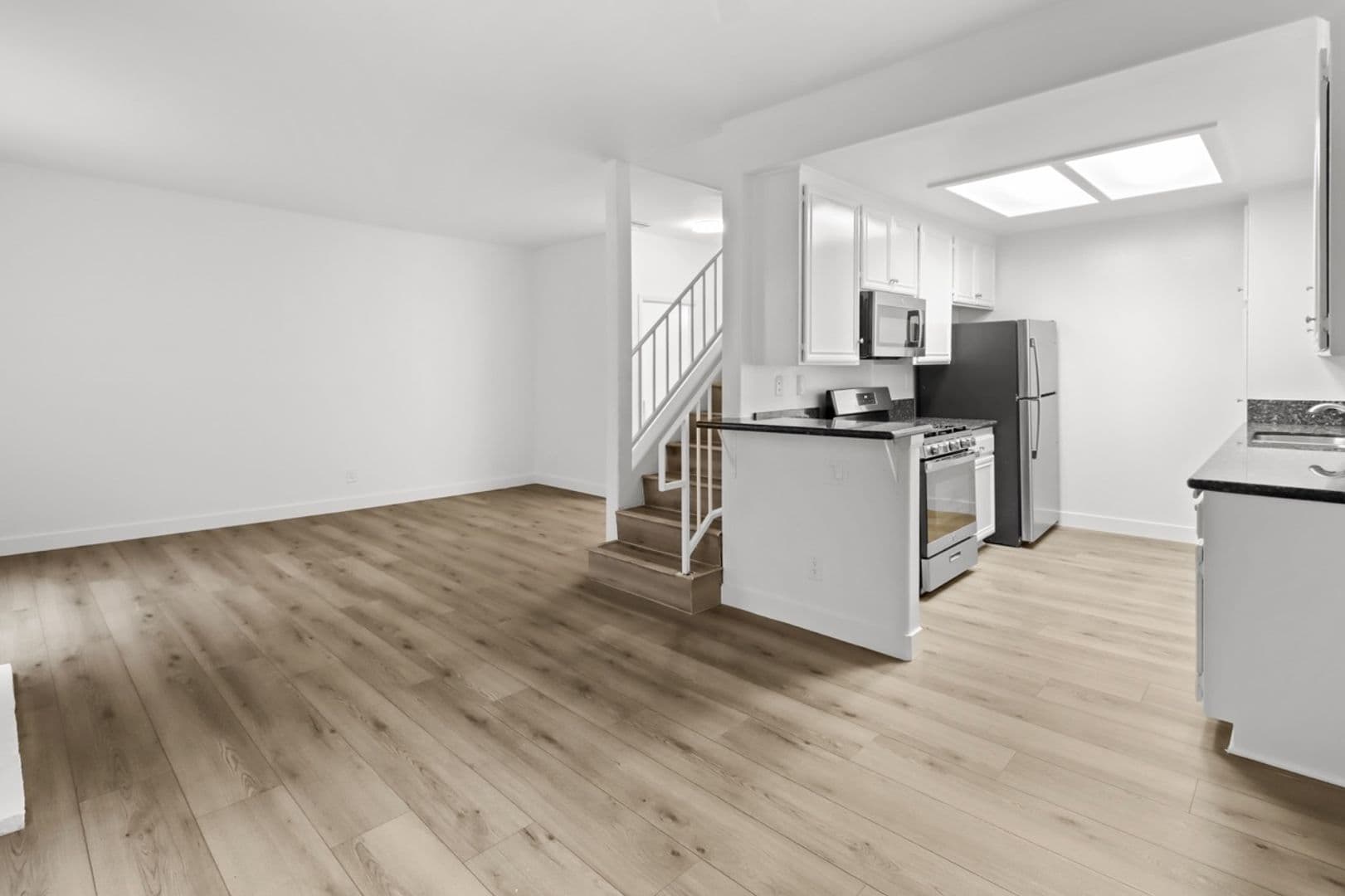 Los Angeles Apartment: 7040 Flight Ave.