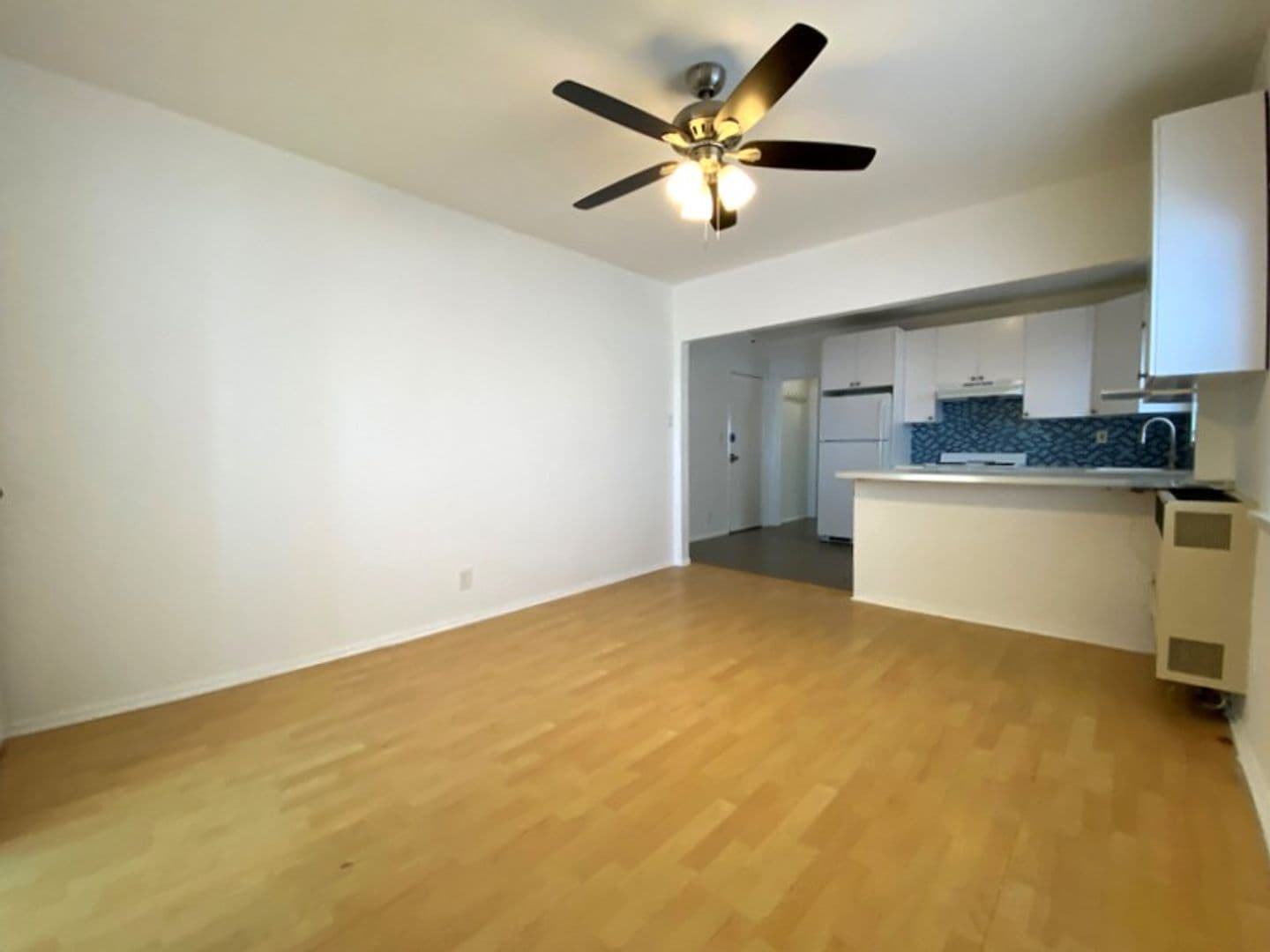 Venice CA Apartment: 615 Ocean Front Walk