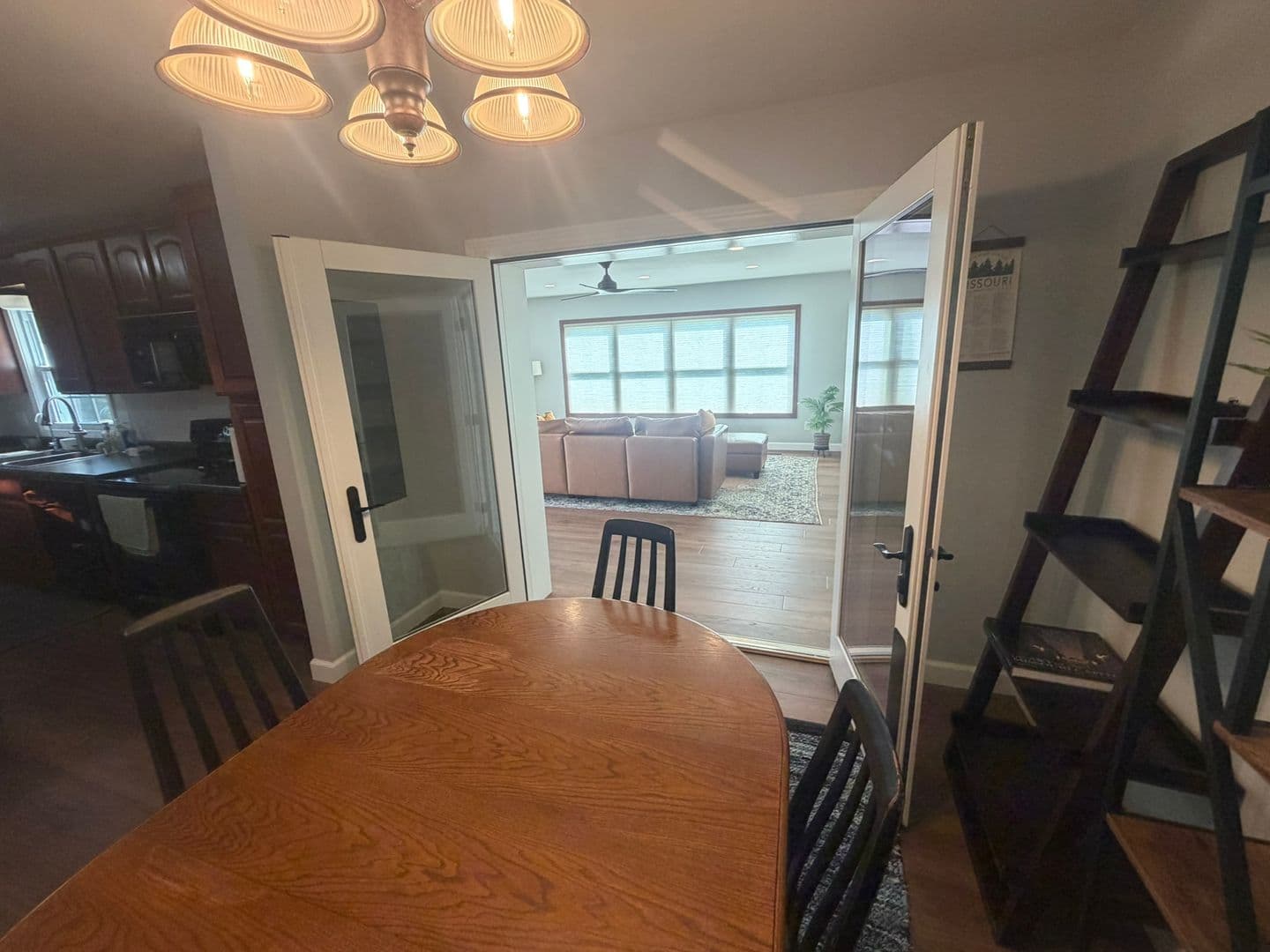 Columbia House: 7900 S Tomlin Hill Rd