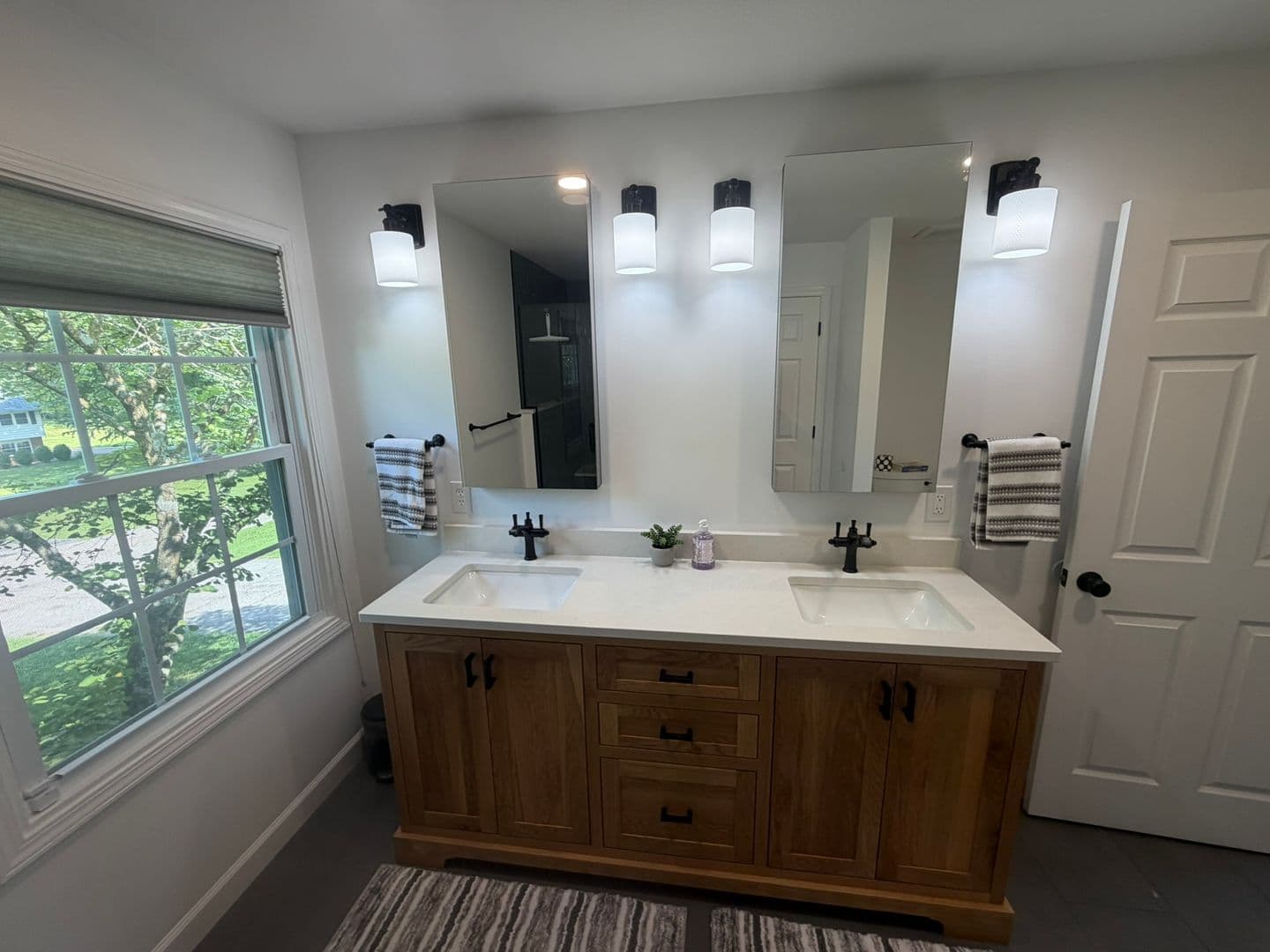 Columbia House: 7900 S Tomlin Hill Rd