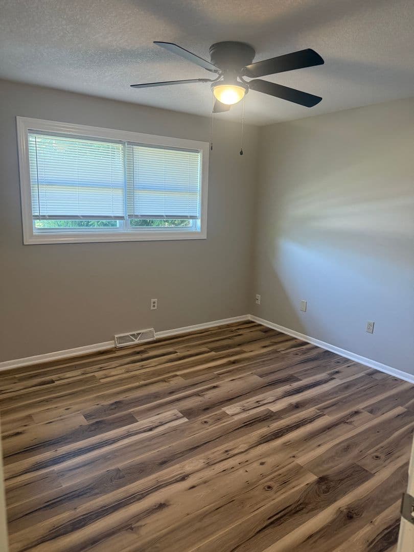 Columbia Apartment: Mesa Dr 4304