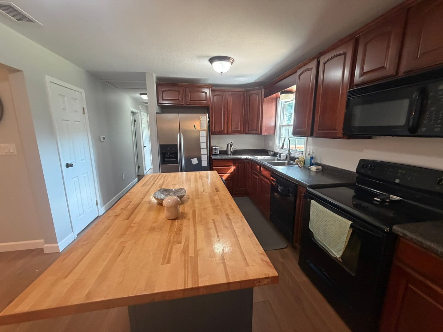 Columbia House: 7900 S Tomlin Hill Rd
