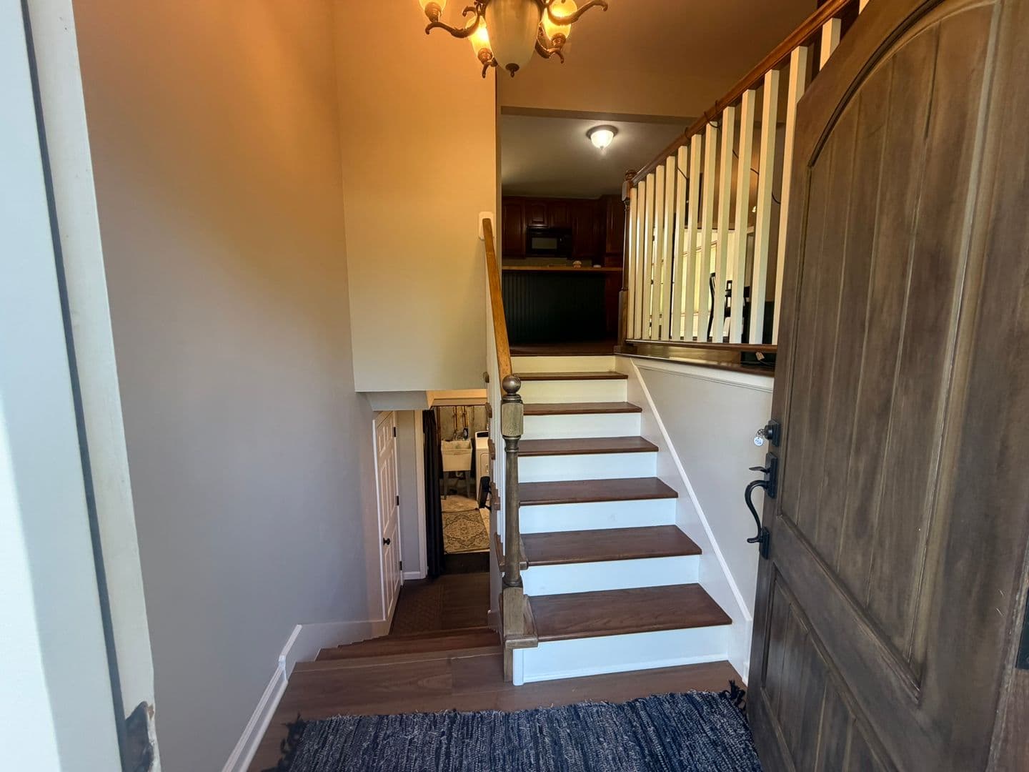 Columbia House: 7900 S Tomlin Hill Rd