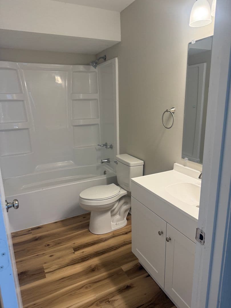 Columbia Apartment: Mesa Dr 4304