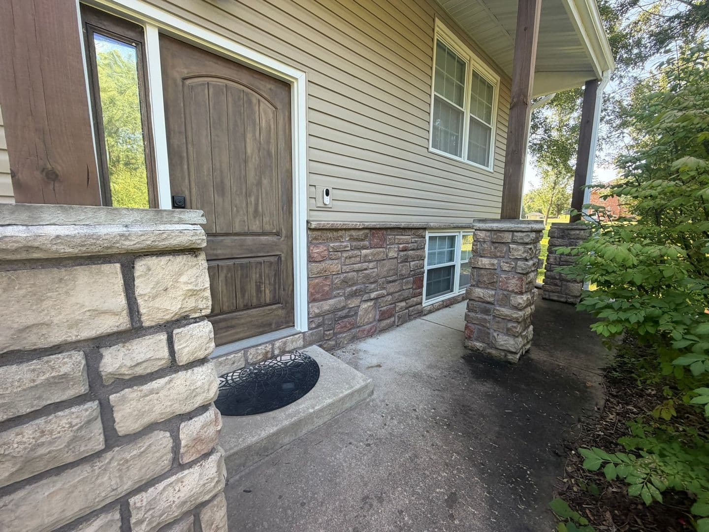 Columbia House: 7900 S Tomlin Hill Rd