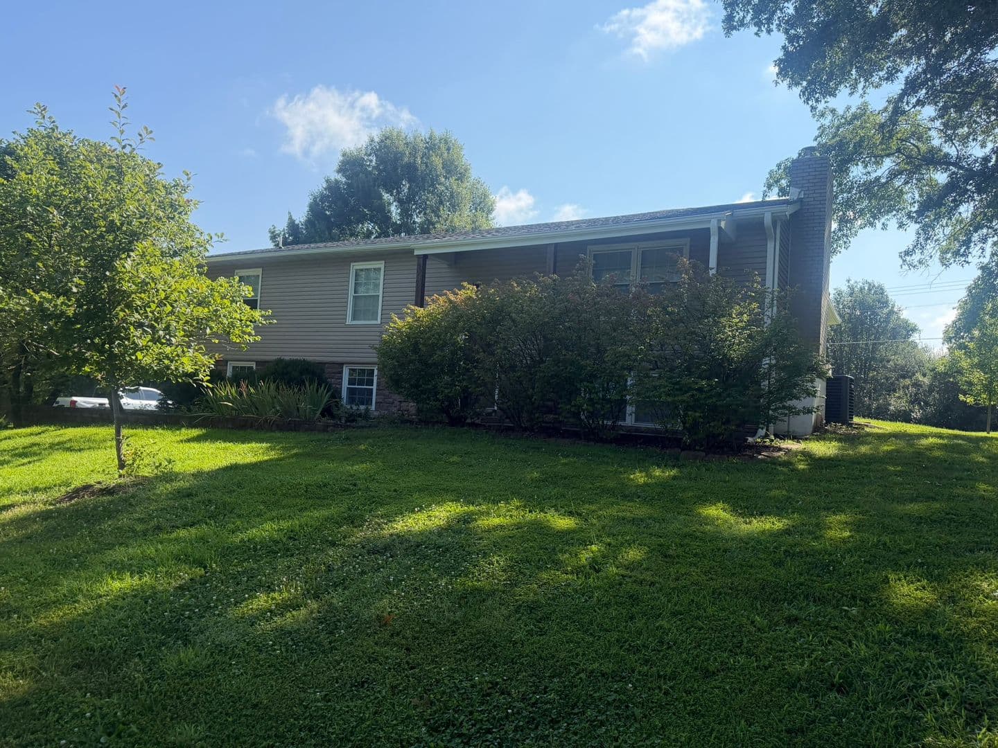 Columbia House: 7900 S Tomlin Hill Rd
