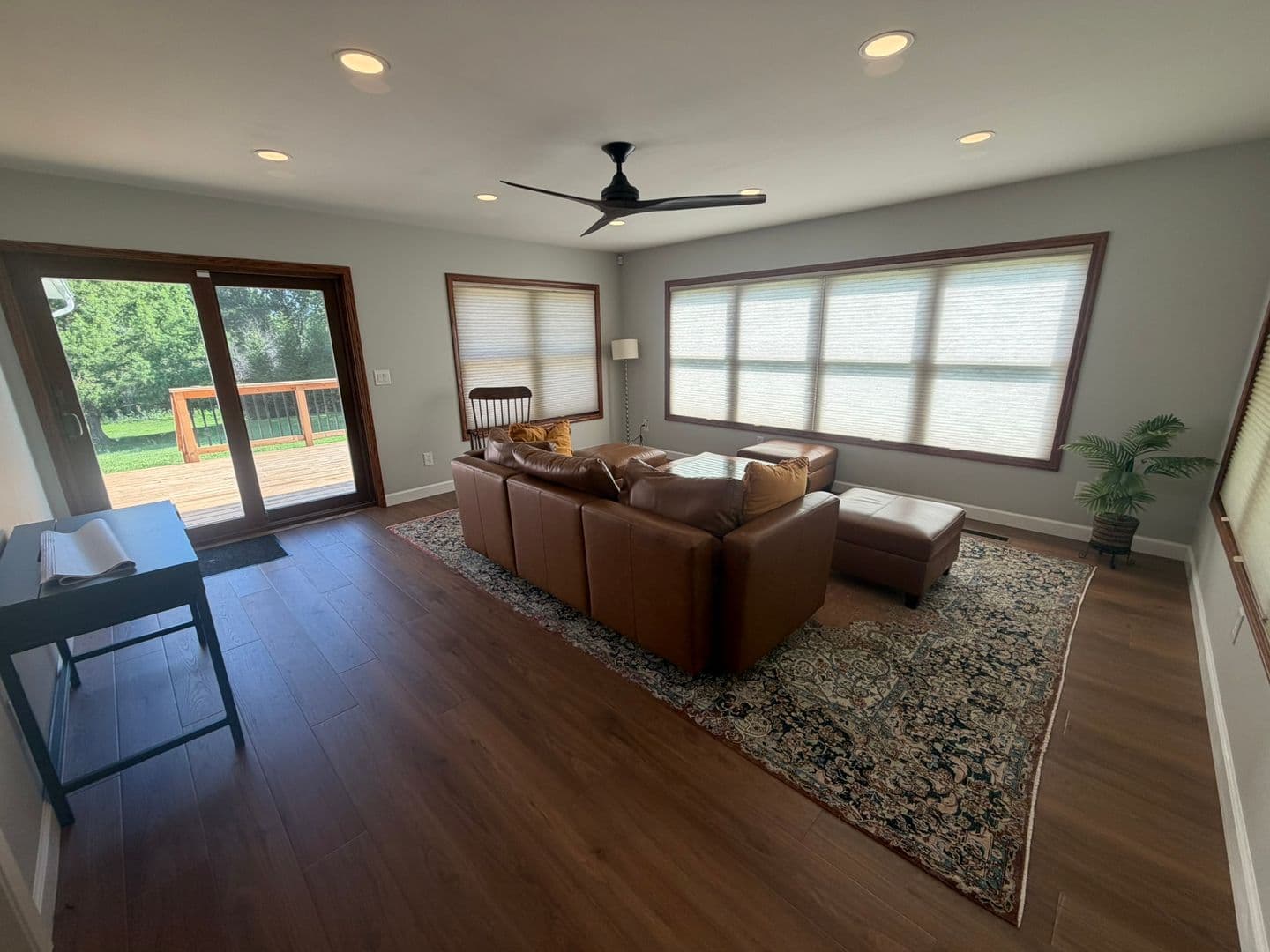 Columbia House: 7900 S Tomlin Hill Rd