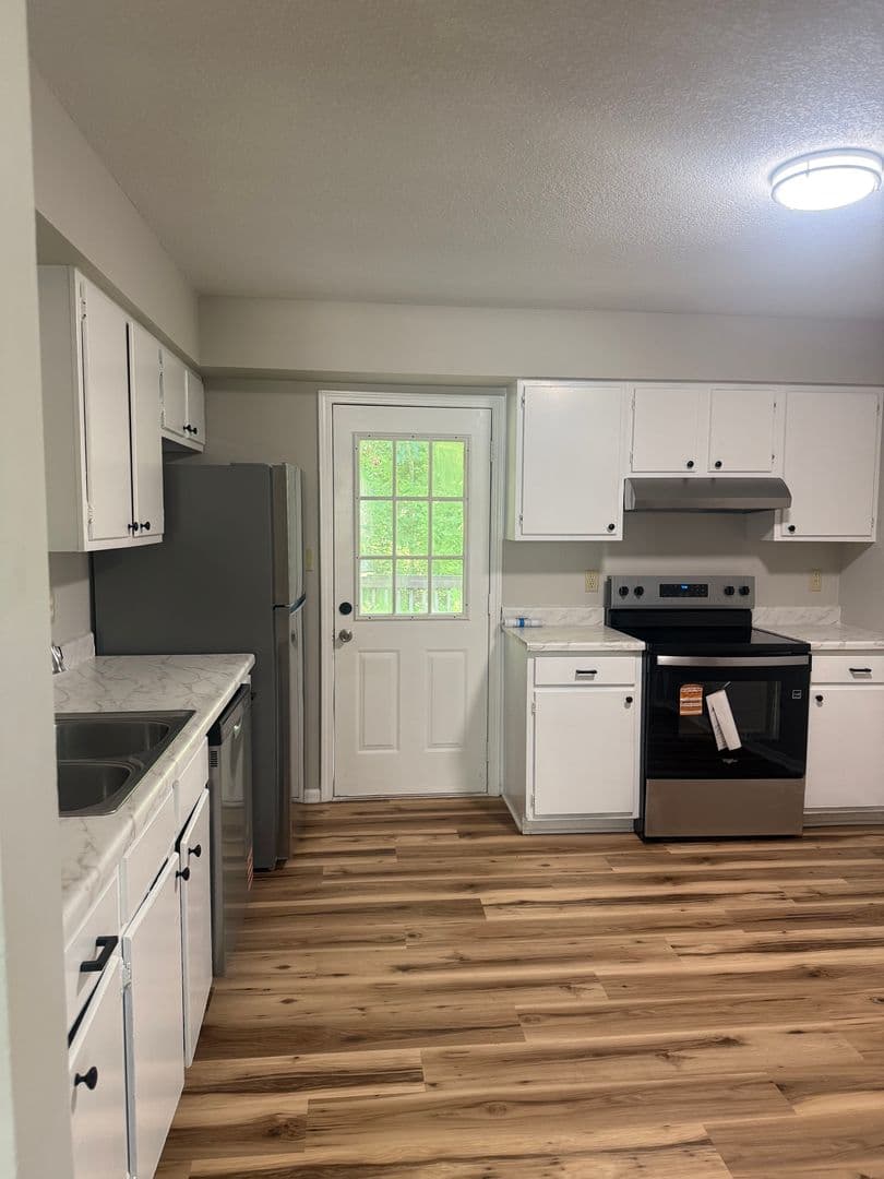 Columbia Apartment: Mesa Dr 4304