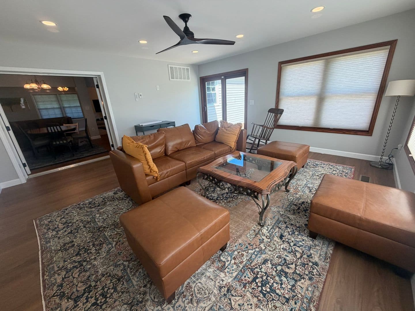 Columbia House: 7900 S Tomlin Hill Rd